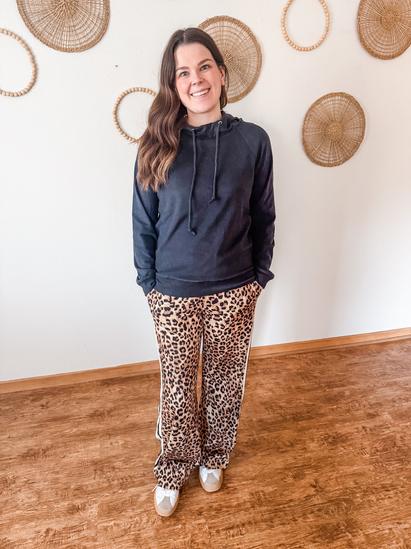 Simple Style Hoodie (Black) (S-XL)