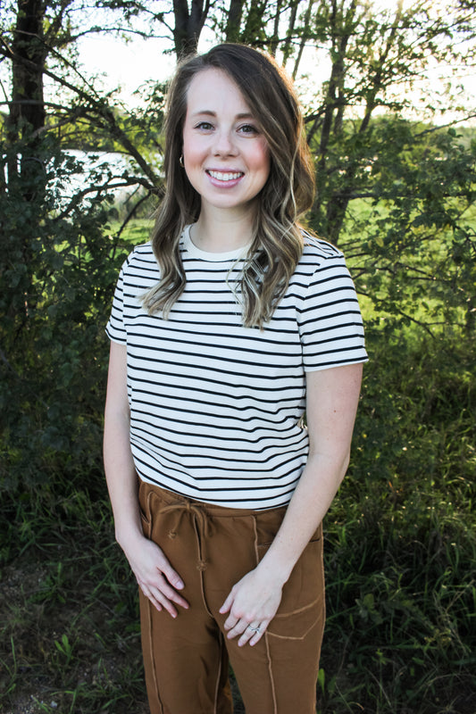 [Thread + Supply] Fall Favorite Top (White + Black)